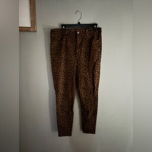 American Eagle 
Curvy super hi-rise
Size 16